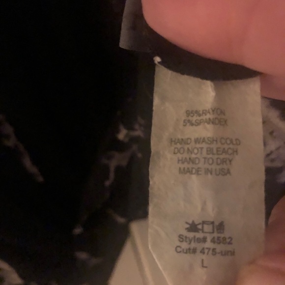 G Scent long sleeve top size Large - Picture 4 of 4